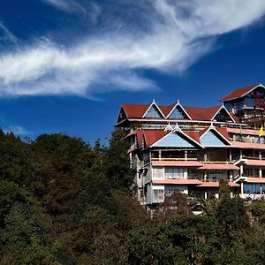 Mount Queens Hill Resort & Spa